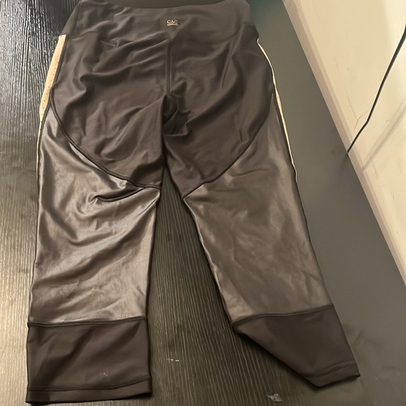 C&C California workout capri pants - Picture 4 of 4